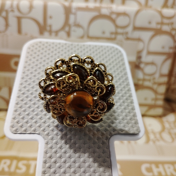 Elegant Gold and Brown Floral Ring - Picture 6 of 6